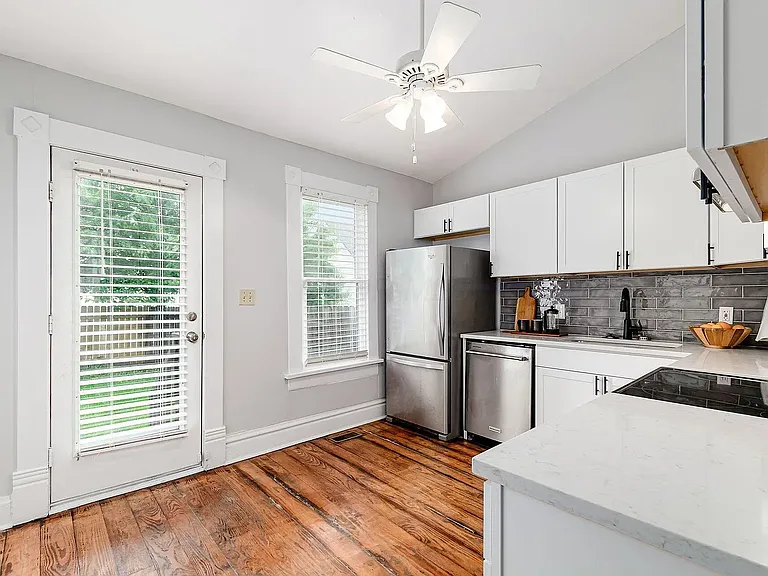 146 E 4th Ave — Photo 9