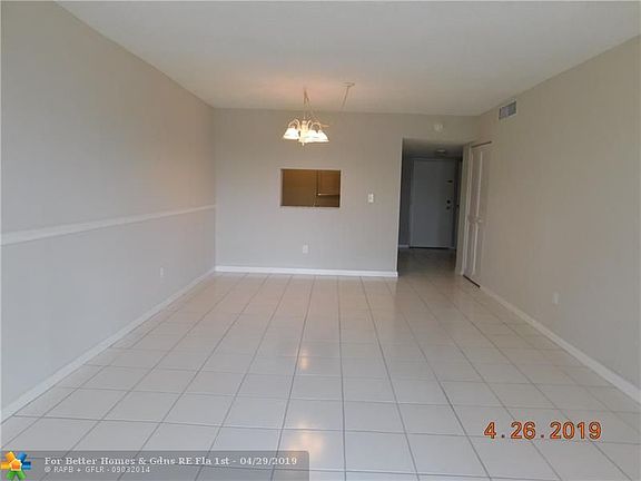4th image of 2860 Somerset Dr APT 112K