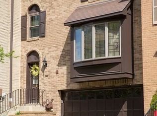 661 Woodcrest Dr, Pittsburgh, PA 15205