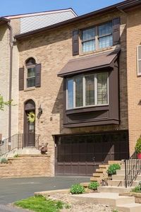 661 Woodcrest Dr, Pittsburgh, PA, 15205