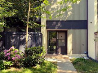 11602 Newbridge Ct, Reston, VA 20191