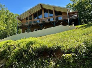 846 Trimont Lake Rd, Franklin, NC 28734