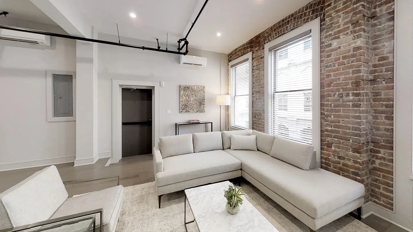 3 bed, 1400 sqft, $5,800 — Photo 2