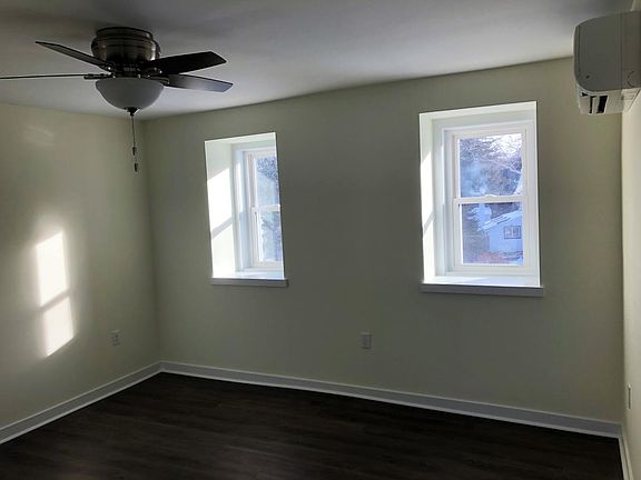 Large bedrooms, lots of light