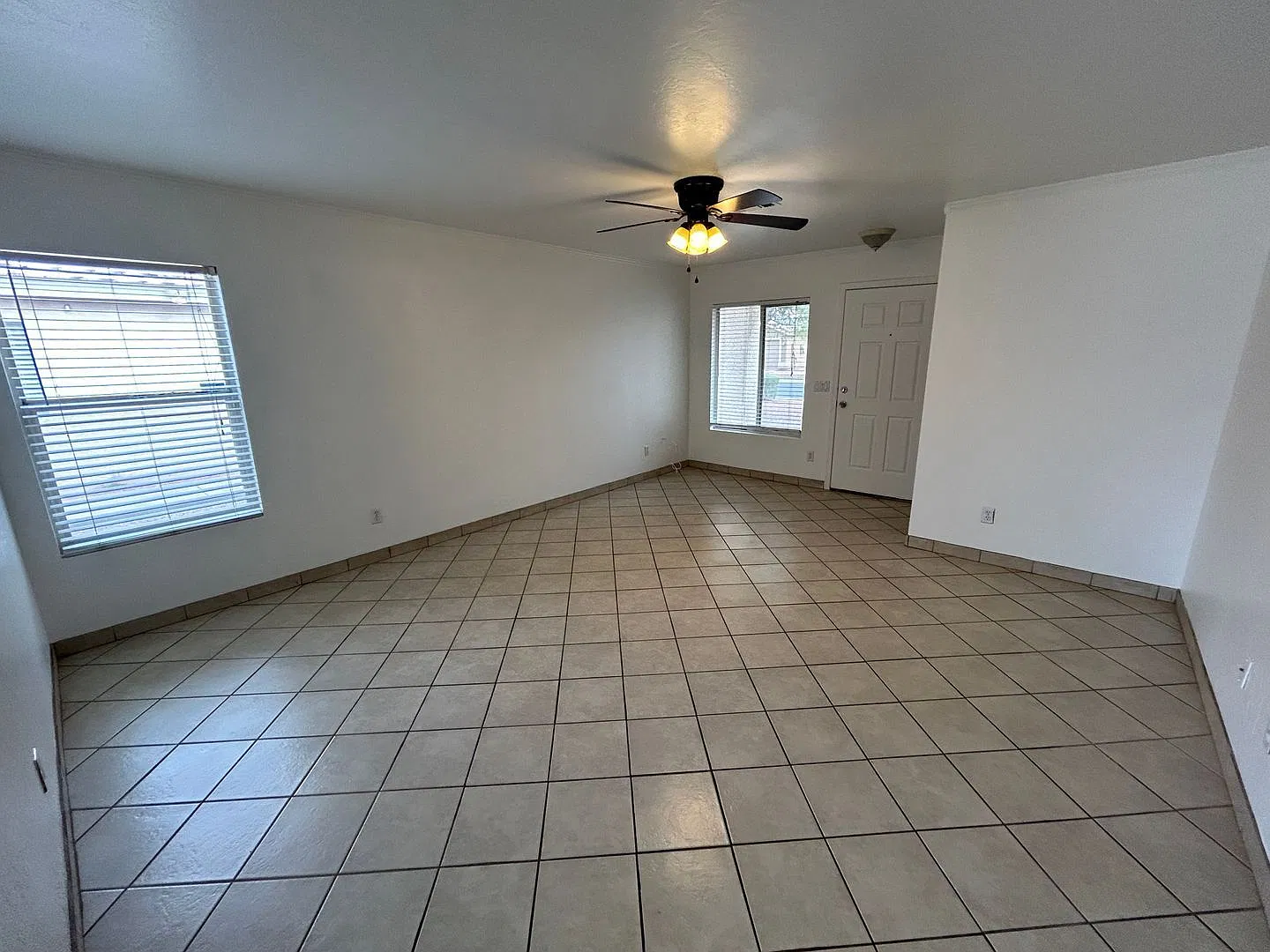 2 bed, 2.0 bath, 956 sqft, $1,600 — Photo 3