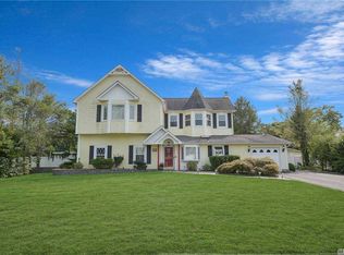 110 Rockaway St, Islip Terrace, NY 11752