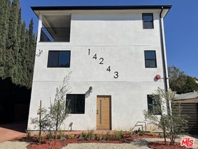 14243 Victory Blvd, Van Nuys, CA, 91401