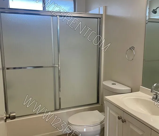 411 W Avenue J #5 — Photo 18