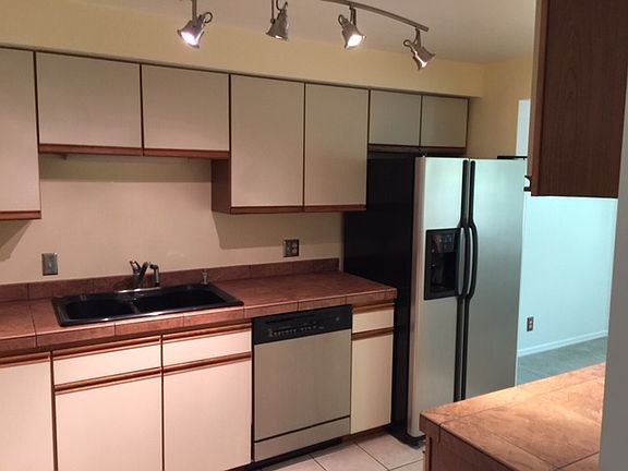 KITCHEN STAINLESS STEEL  