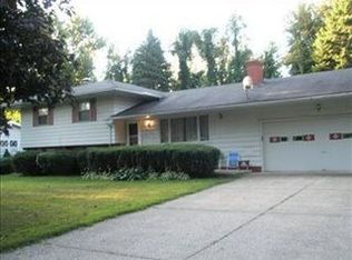 5896 Chapel Rd, Madison, OH 44057