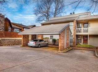 2422 E Sweetbriar Dr, Fayetteville, AR 72703