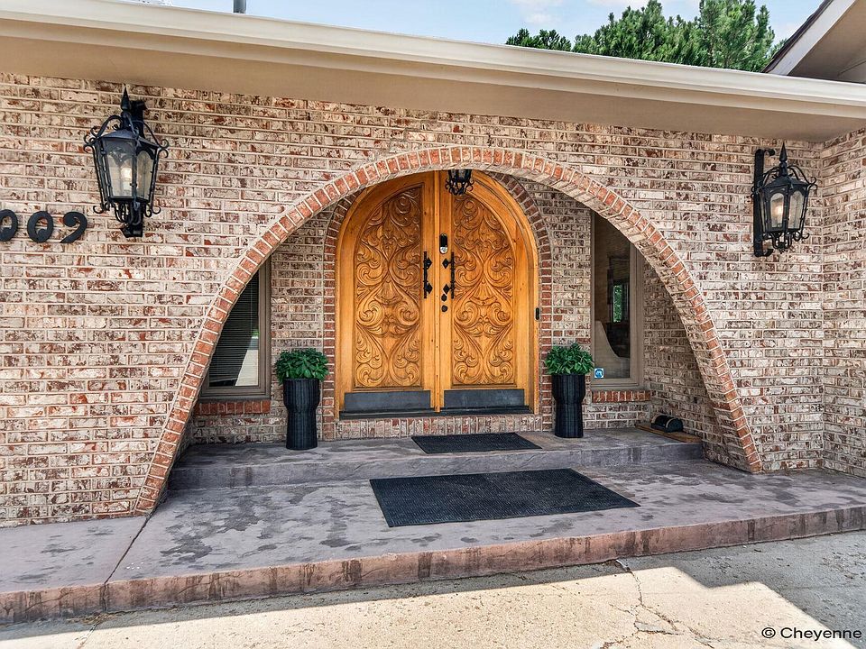 1st image of 7009 Valley View Pl