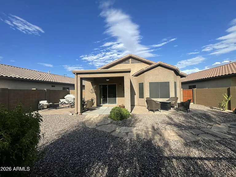 2312 N Hudson Dr — Photo 23