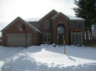 956 Arcadian Ct, Rochester Hills, MI 48307
