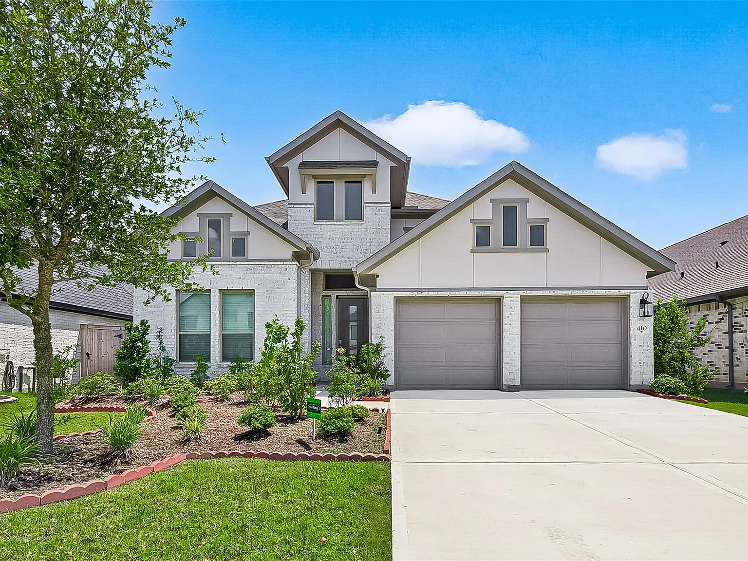 4 bed, 3.0 bath, 2641 sqft, $3,500 — Photo 1