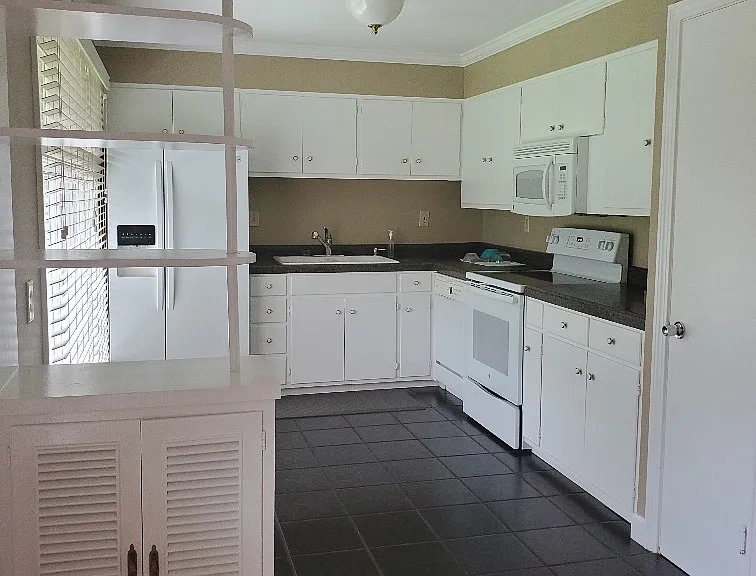 2400 Browns Mill Rd — Photo 9