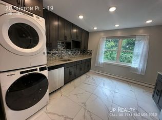 20 Sutton Pl #19, Groton, CT 06340