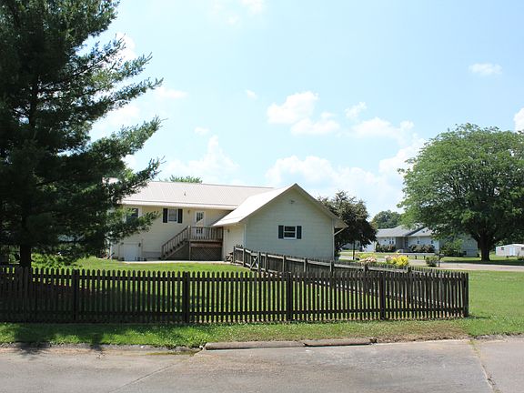 4th image of 224 Hawthorne Dr