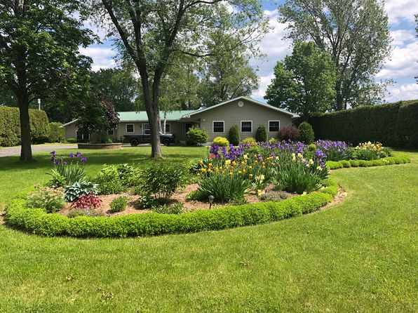 48 Lapointe Rd