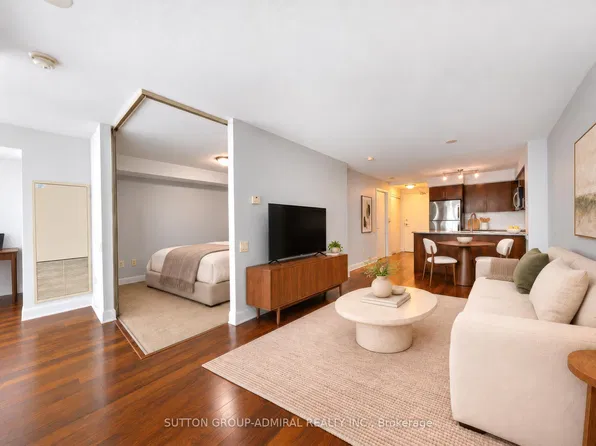 2191 Yonge St #3210, Toronto, ON M4S 3H8