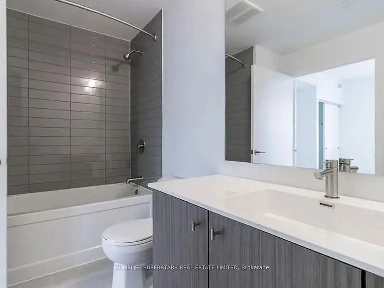 607 King St W #510 — Photo 13