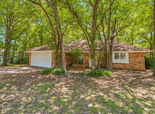 1303 Spanish Flower Dr, Granbury, TX 76048