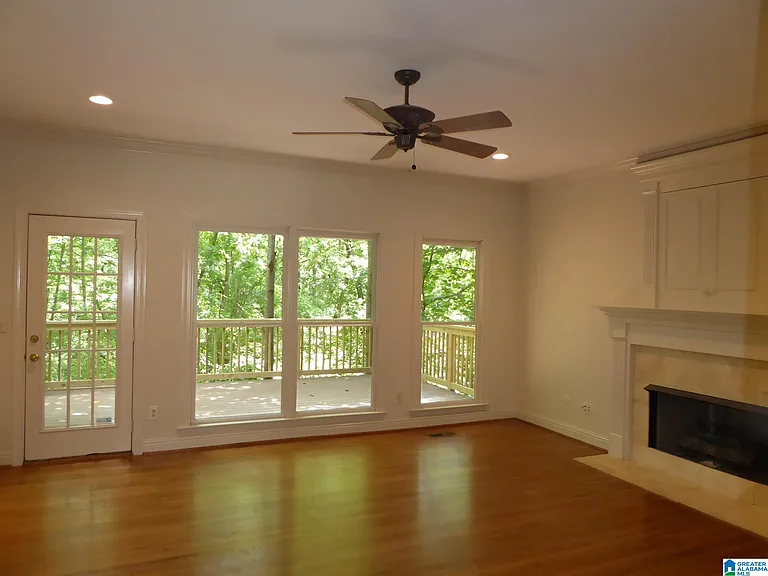 1040 Cole Cir — Photo 6