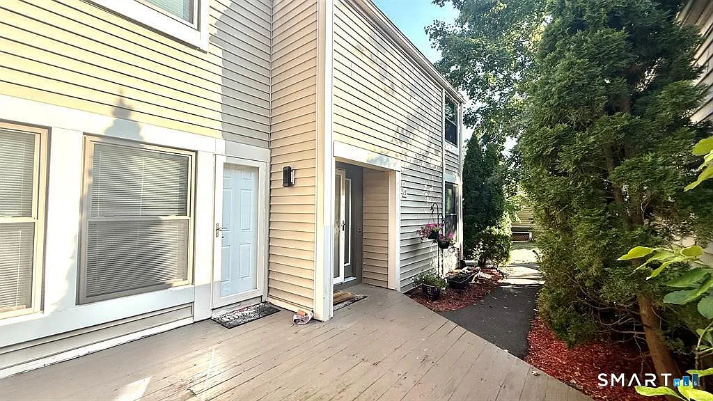 3 bed, 2.5 bath, 1512 sqft, $2,500 — Photo 1
