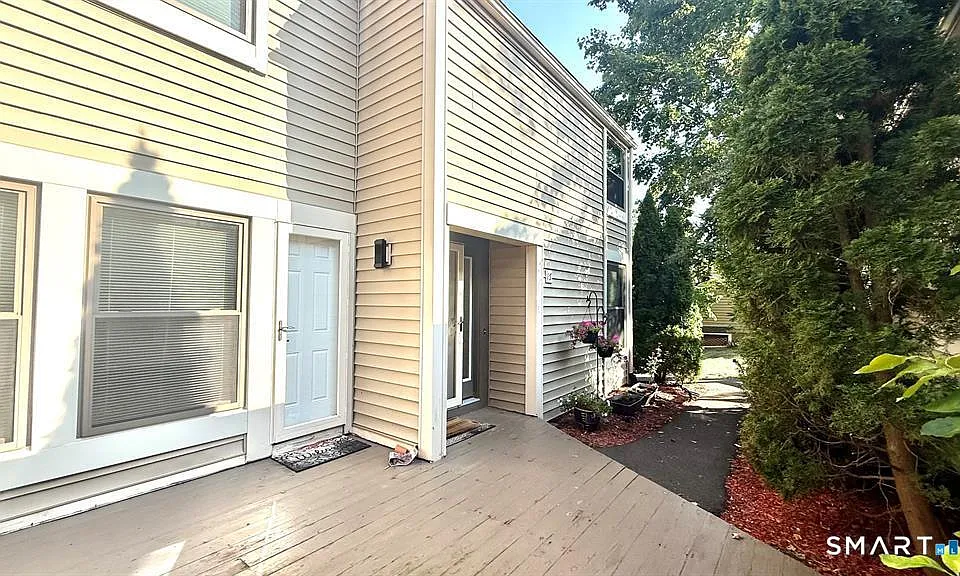 16 Clemens Ct #16