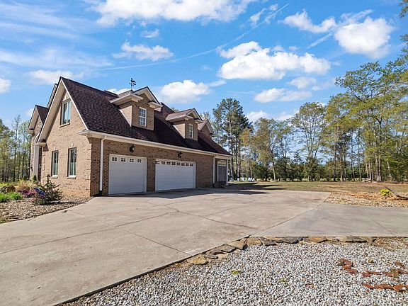 4th image of 1132 McCarter Rd