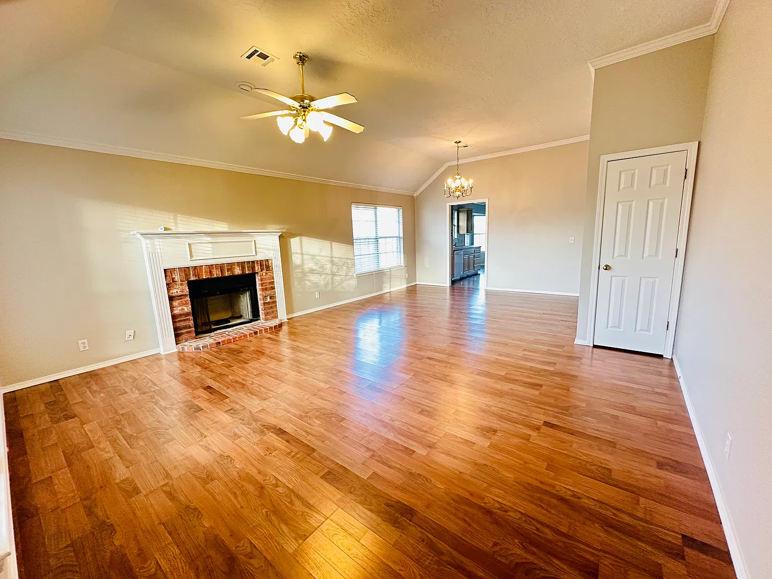 3 bed, 1600 sqft, $1,895 — Photo 4