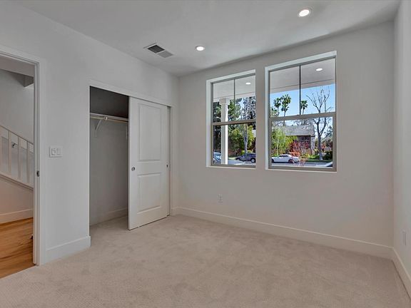 3rd image of 2741 Oak Rd