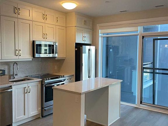 2nd image of 95 Dundas St W #401