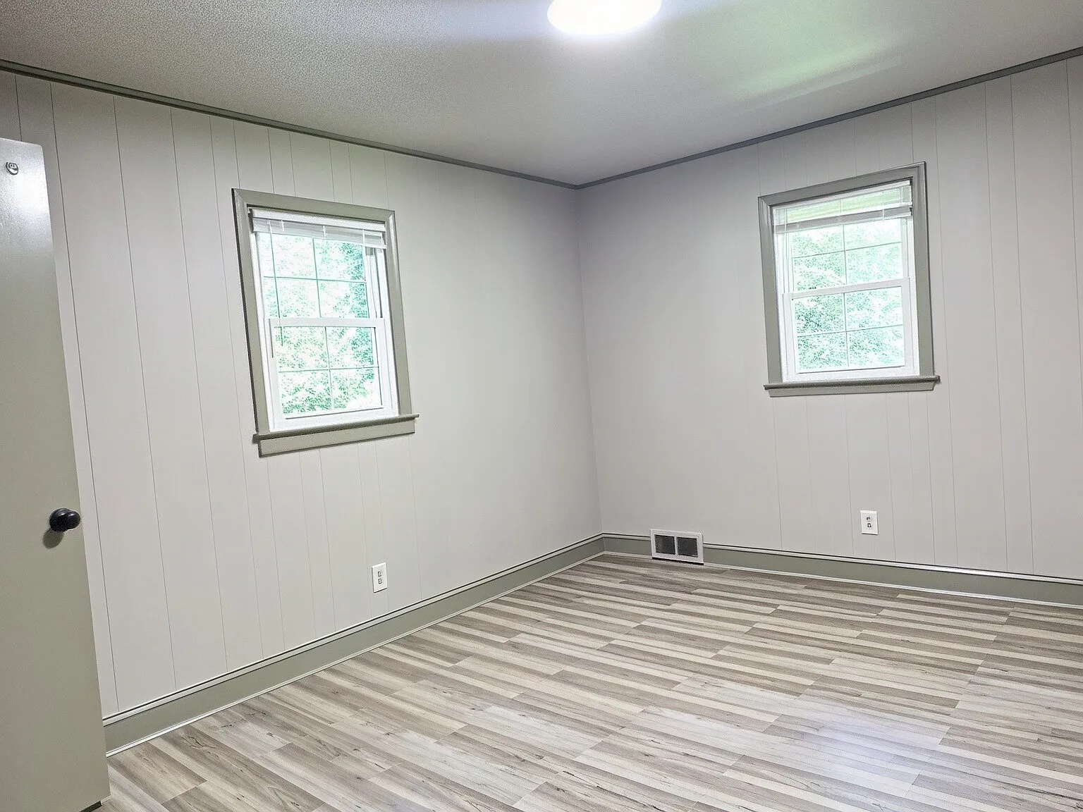 3 bed, 896 sqft, $1,435 — Photo 4