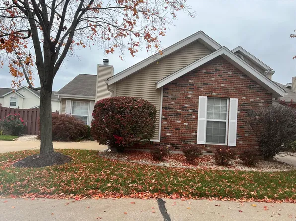 1313 Forest Creek Dr #1, Saint Charles, MO 63303