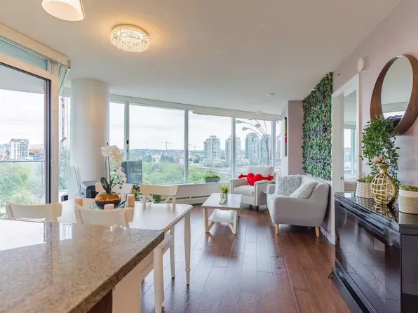 688 Abbott St #1209, Vancouver, BC V6B 0B9