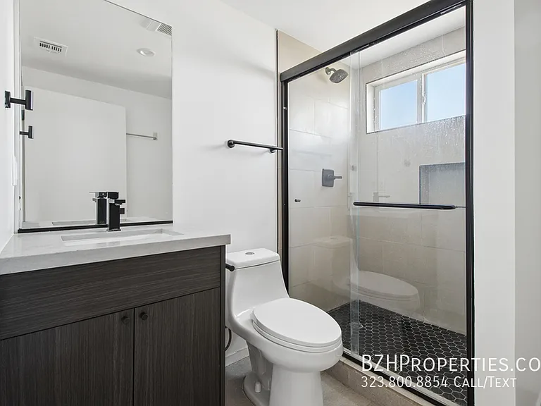 662 1/2 N Mariposa Ave — Photo 13