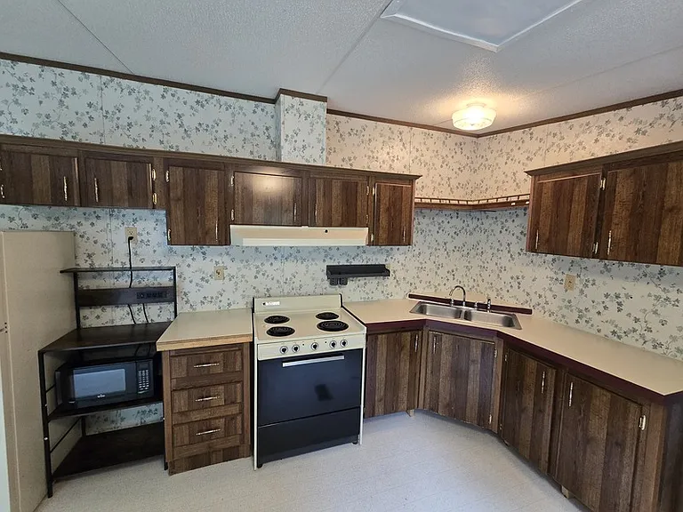 310 Old Horton Rd S #E — Photo 10