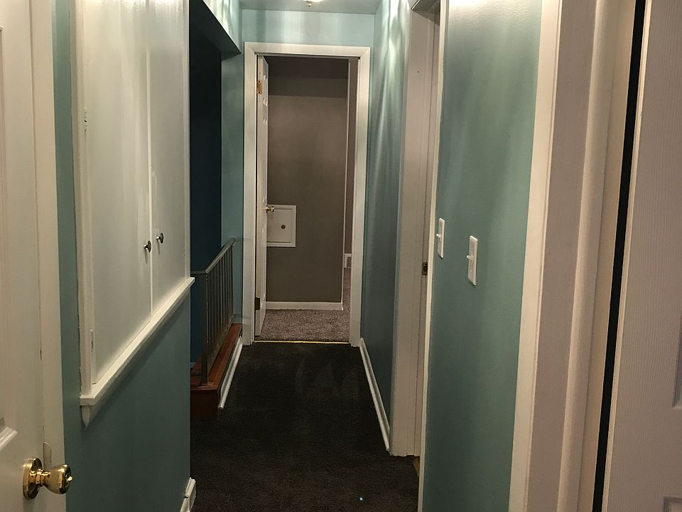 Upper level hall by bedrooms