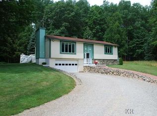5372 Blue Lake Dr, Gladwin, MI 48624