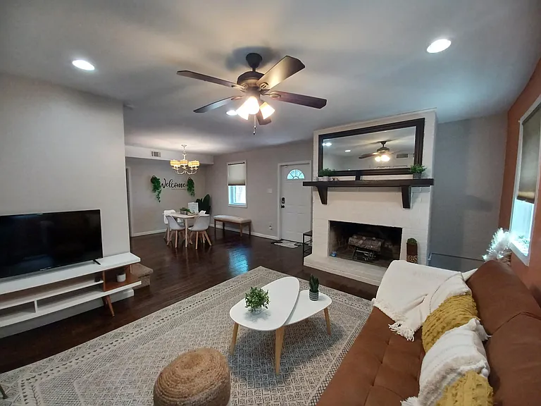 1645 Loring Dr NW — Photo 8