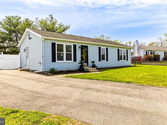 3rd image of 434 Ridge Dr