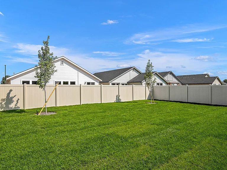 678 E Taper St — Photo 25