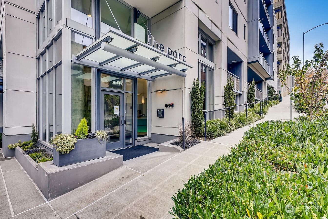 home carousel item number 46