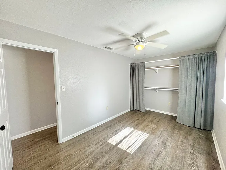 311 Avenue B SE — Photo 25