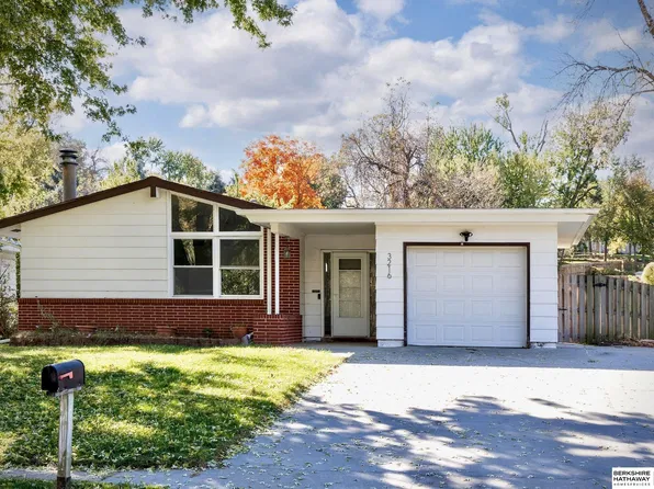 3216 Cottonwood Ln, Omaha, NE 68134
