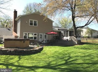 1715 Fox Run Ct, Vienna, VA 22182