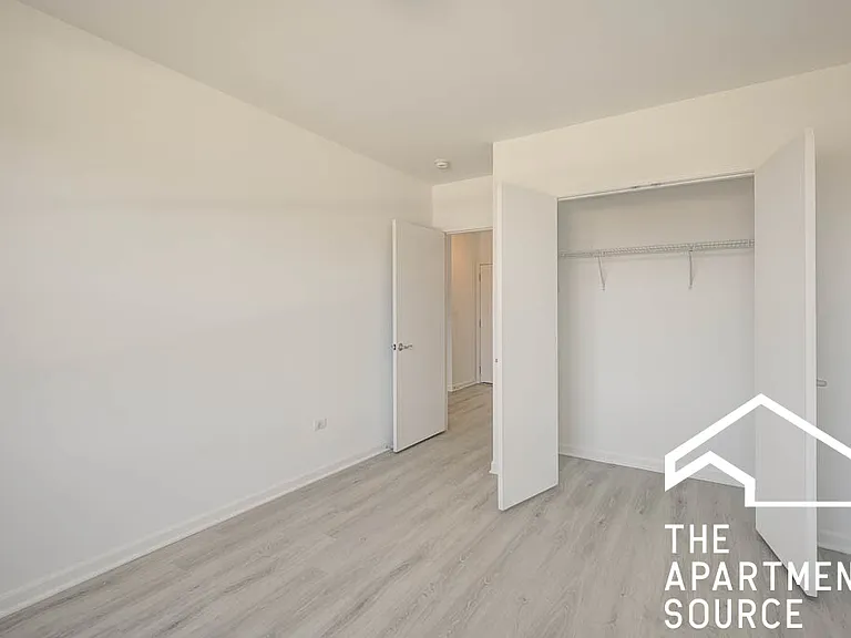 1524 W Glenlake Ave #5B — Photo 6