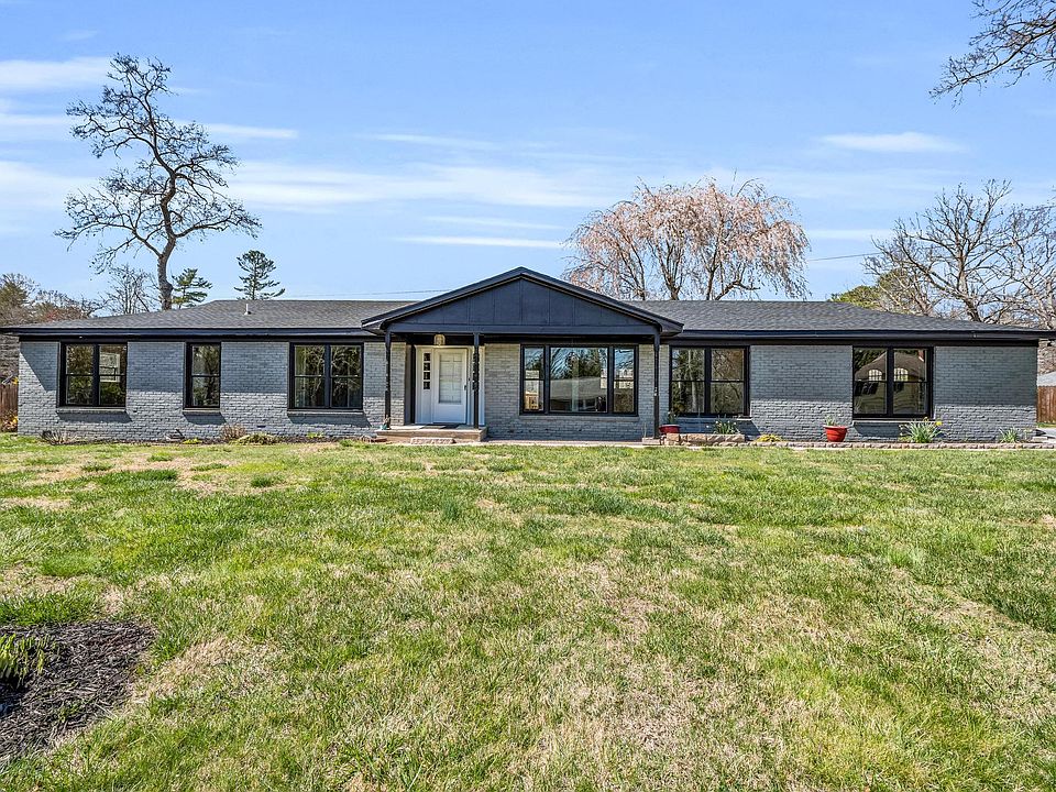 104 Balsam Road Hendersonville, NC