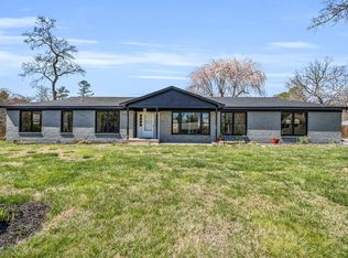 104 Balsam Rd, Hendersonville, NC 28792